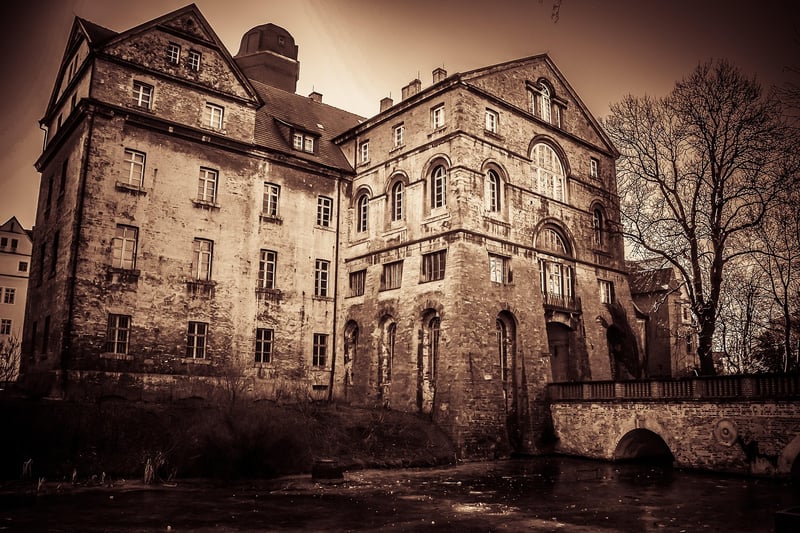 Shadowvale Manor